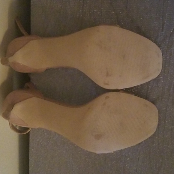 High Heels - Picture 3 of 3